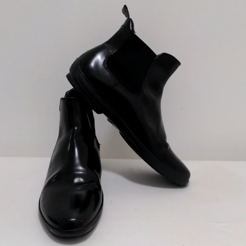 Guardiani Boots - Picture 1 of 9